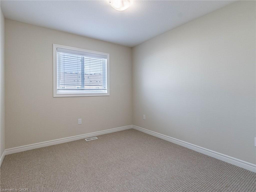 120 Sycamore Street, Welland, ON - Indoor Photo Showing Other Room