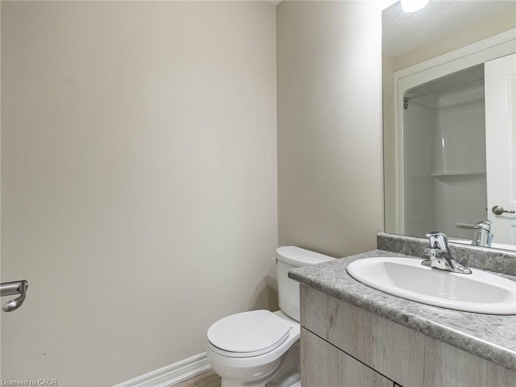 120 Sycamore Street, Welland, ON - Indoor Photo Showing Bathroom