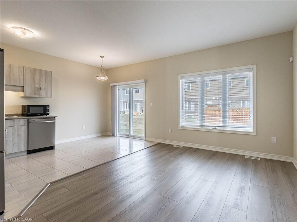 120 Sycamore Street, Welland, ON - Indoor Photo Showing Kitchen