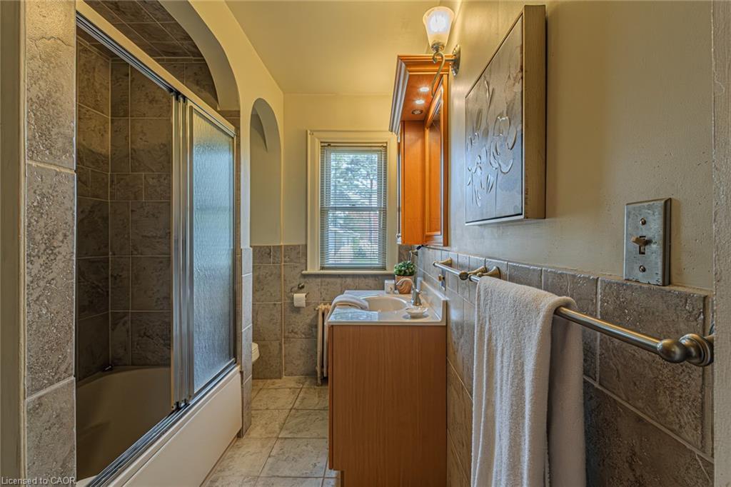 573 Highway 6, Port Dover, ON - Indoor Photo Showing Bathroom