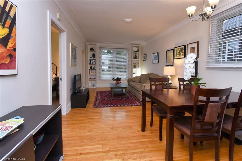 206 East 8Th Street, Hamilton, ON - Indoor Photo Showing Dining Room
