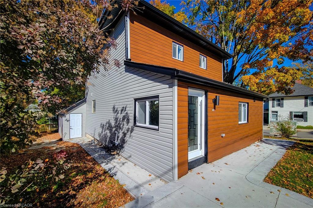 727 College Avenue, Woodstock, ON - Outdoor With Exterior