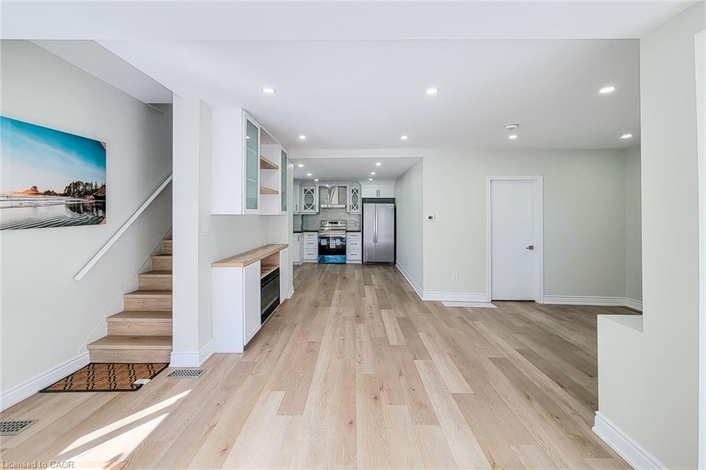 727 College Avenue, Woodstock, ON - Indoor Photo Showing Other Room