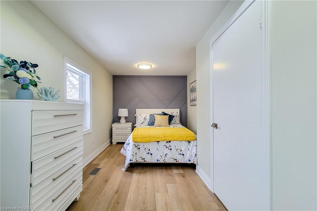 727 College Avenue, Woodstock, ON - Indoor Photo Showing Bedroom