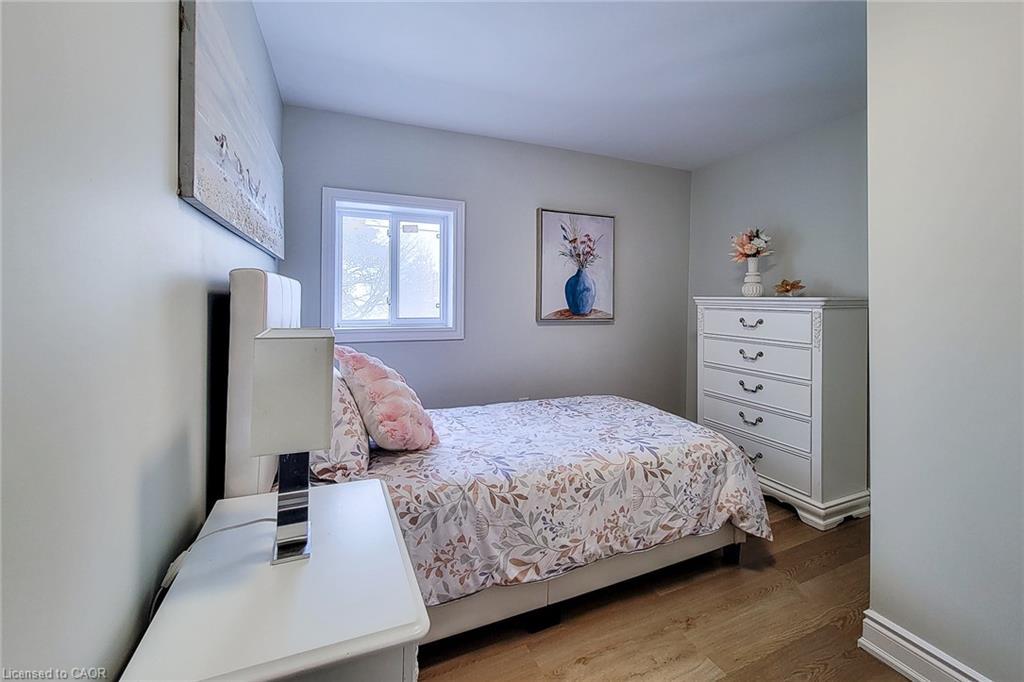 727 College Avenue, Woodstock, ON - Indoor Photo Showing Bedroom