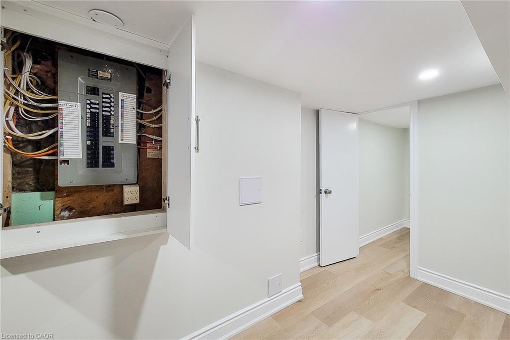 727 College Avenue, Woodstock, ON - Indoor