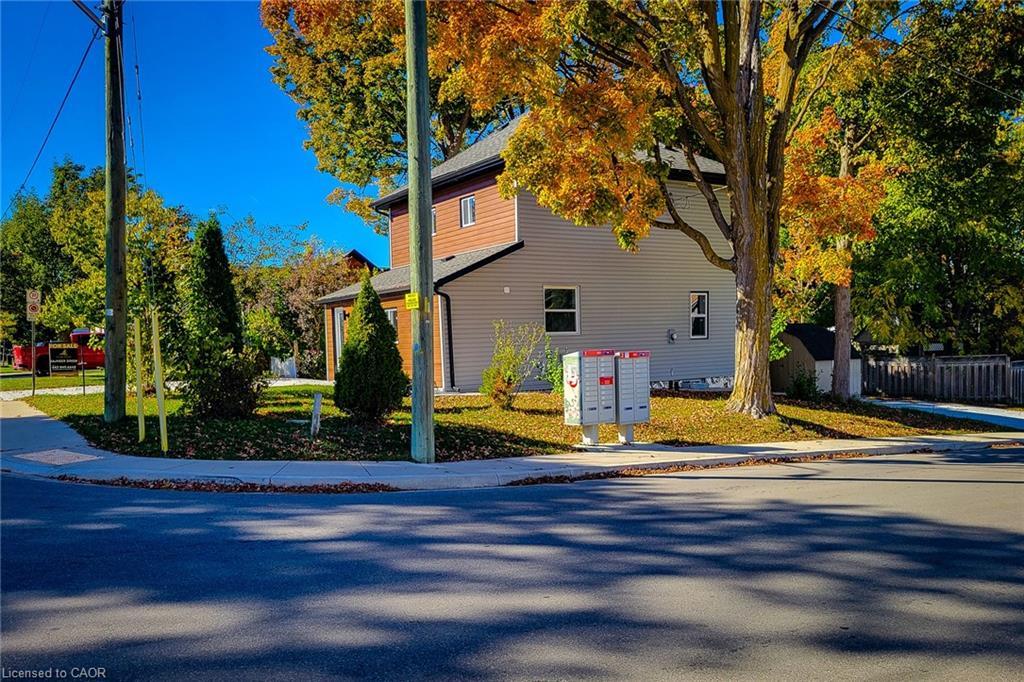 727 College Avenue, Woodstock, ON - Outdoor