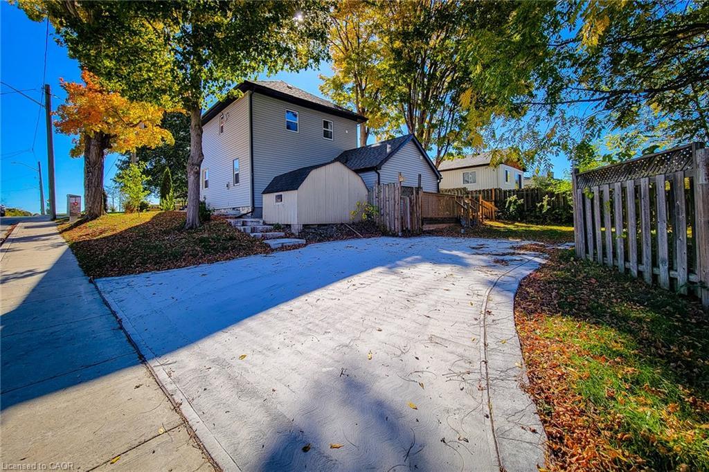 727 College Avenue, Woodstock, ON - Outdoor