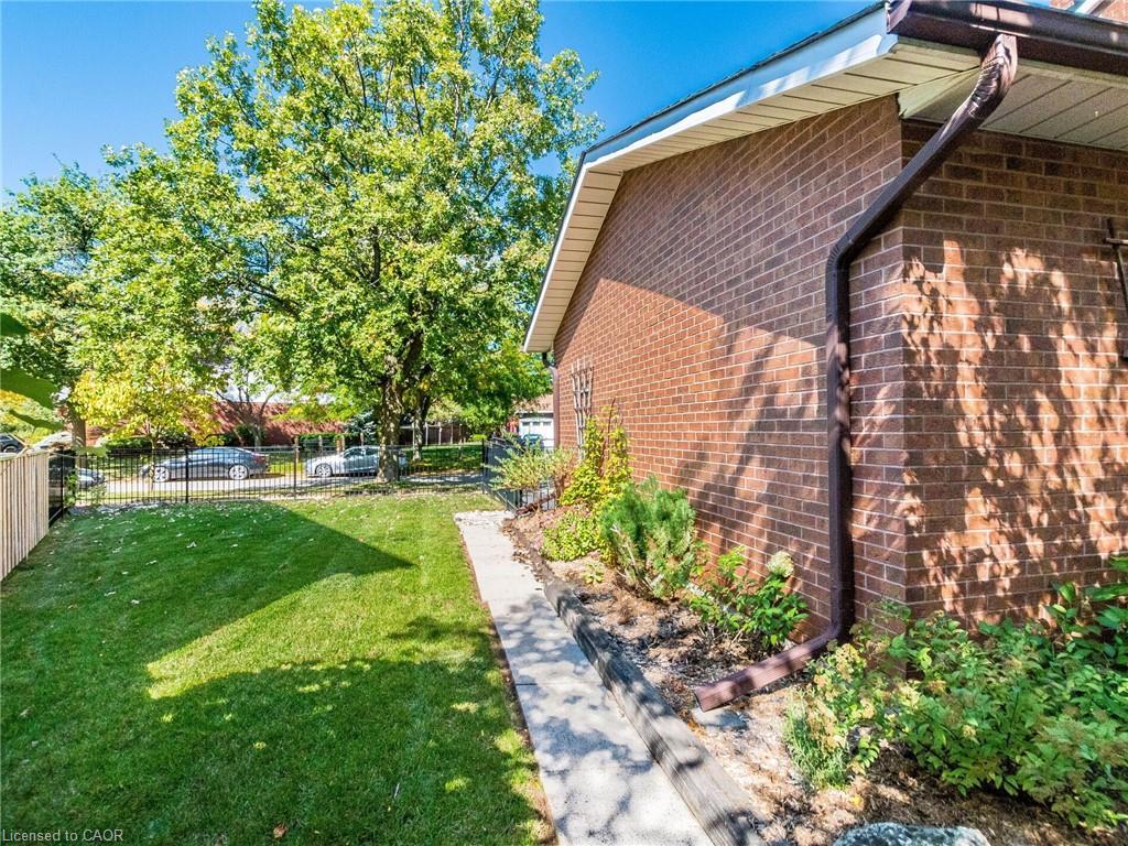 1404 Kimberley Drive, Oakville, ON - Outdoor