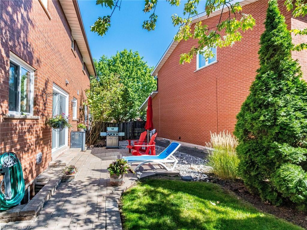 1404 Kimberley Drive, Oakville, ON - Outdoor