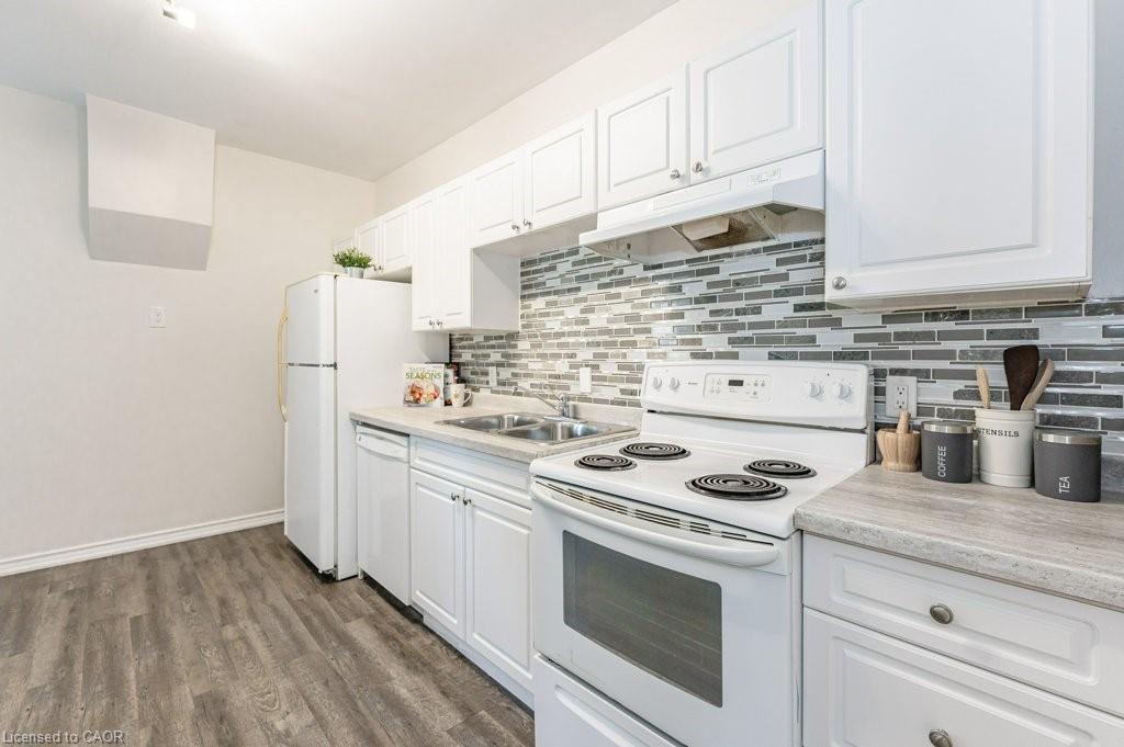 196 Picton Street E, Hamilton, ON - Indoor Photo Showing Kitchen With Double Sink