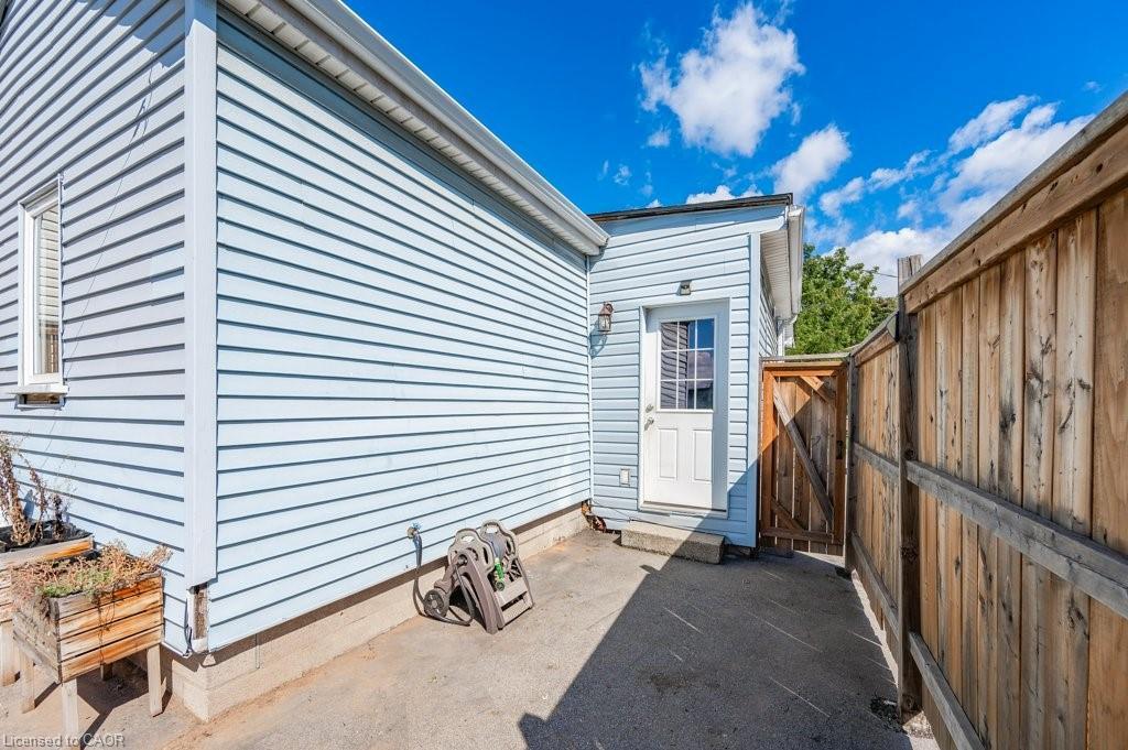 196 Picton Street E, Hamilton, ON - Outdoor