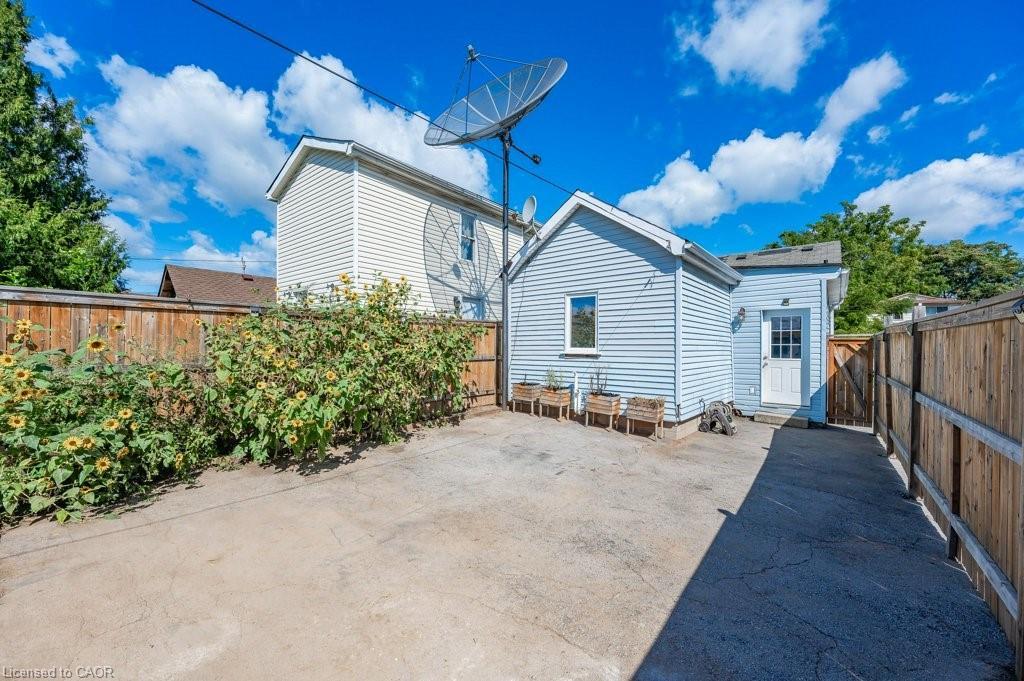 196 Picton Street E, Hamilton, ON - Outdoor