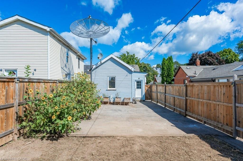 196 Picton Street E, Hamilton, ON - Outdoor