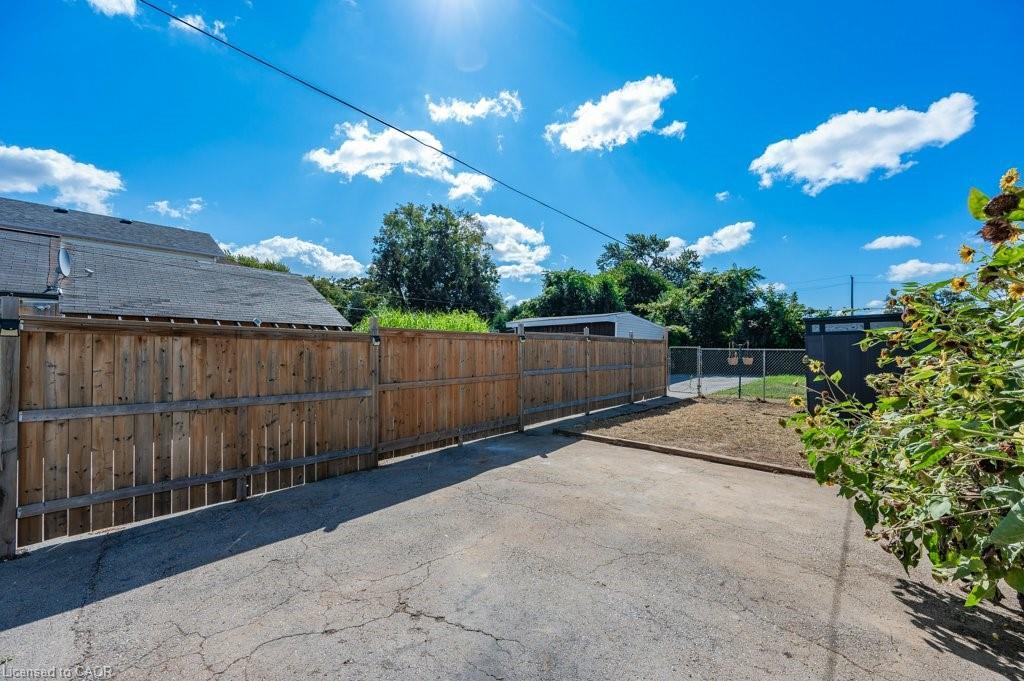 196 Picton Street E, Hamilton, ON - Outdoor