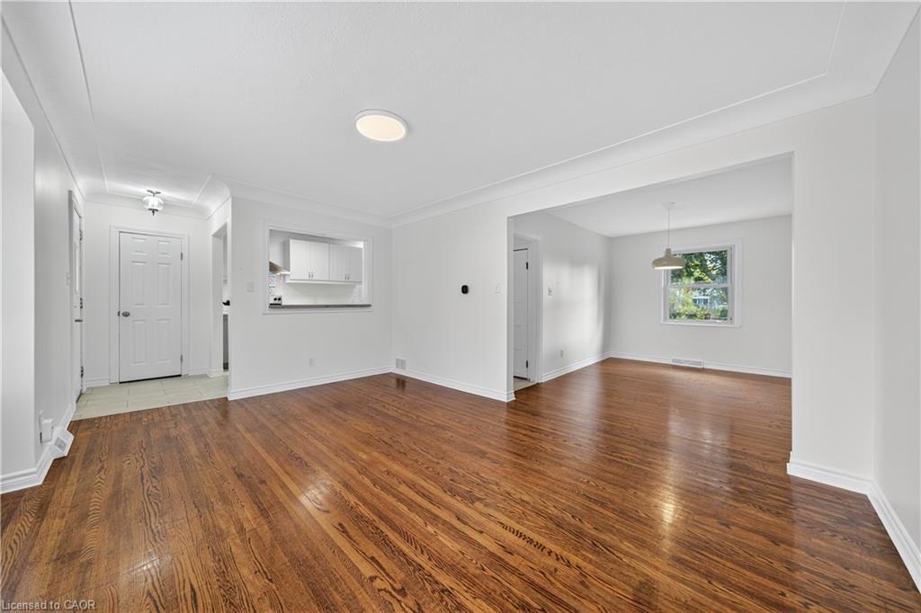 421 East 36Th Street, Hamilton, ON - Indoor Photo Showing Other Room