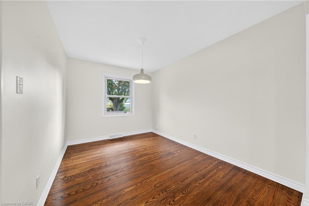 421 East 36Th Street, Hamilton, ON - Indoor Photo Showing Other Room