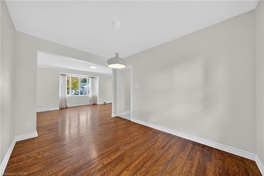 421 East 36Th Street, Hamilton, ON - Indoor Photo Showing Other Room