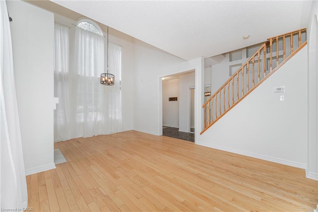 2499 Scotch Pine Drive, Oakville, ON - Indoor Photo Showing Other Room