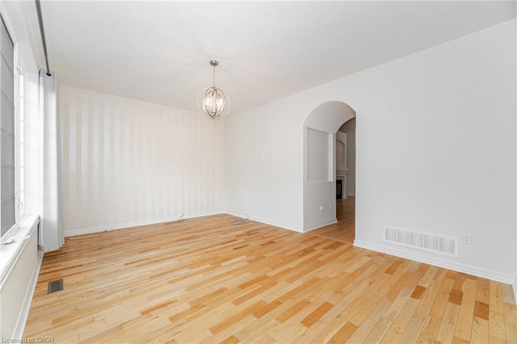 2499 Scotch Pine Drive, Oakville, ON - Indoor Photo Showing Other Room