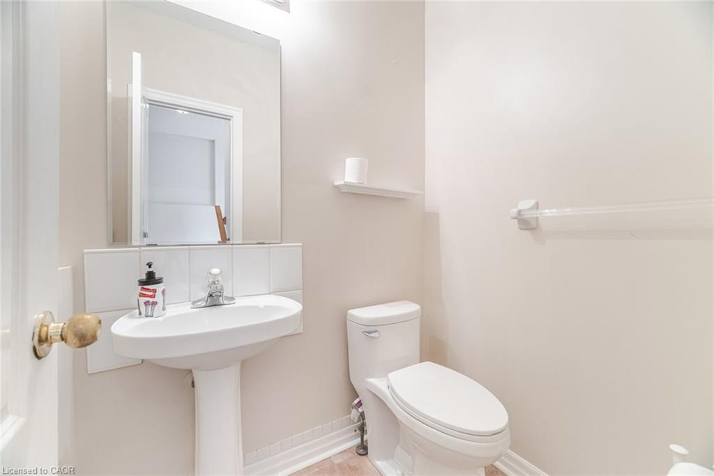 2499 Scotch Pine Drive, Oakville, ON - Indoor Photo Showing Bathroom