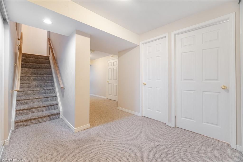2499 Scotch Pine Drive, Oakville, ON - Indoor Photo Showing Other Room