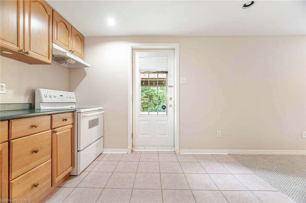 2499 Scotch Pine Drive, Oakville, ON - Indoor Photo Showing Kitchen