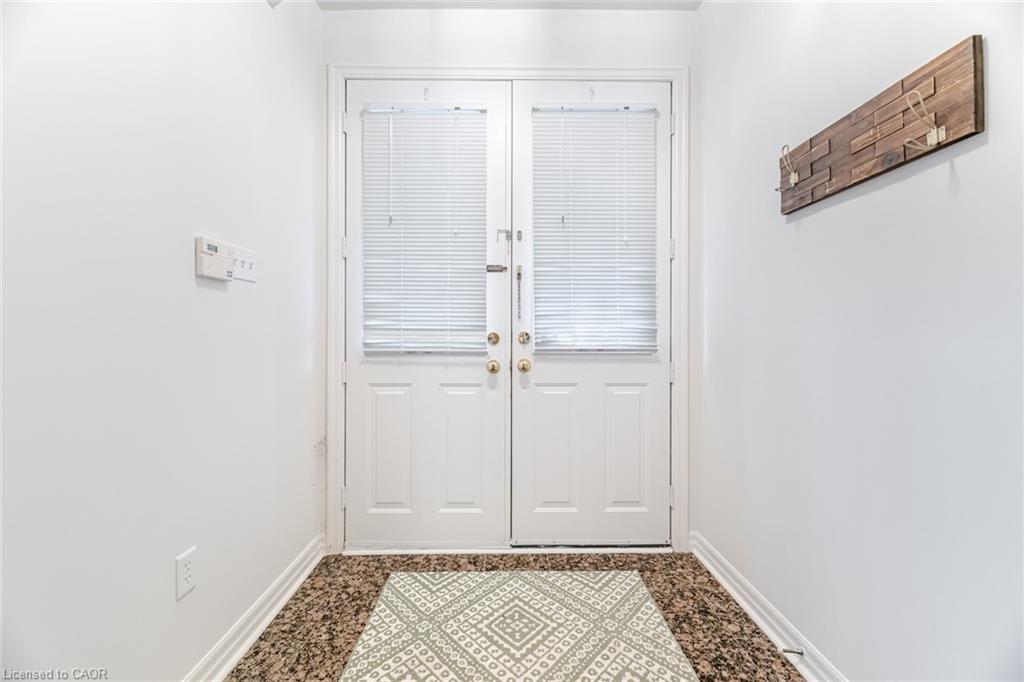 2499 Scotch Pine Drive, Oakville, ON - Indoor Photo Showing Other Room