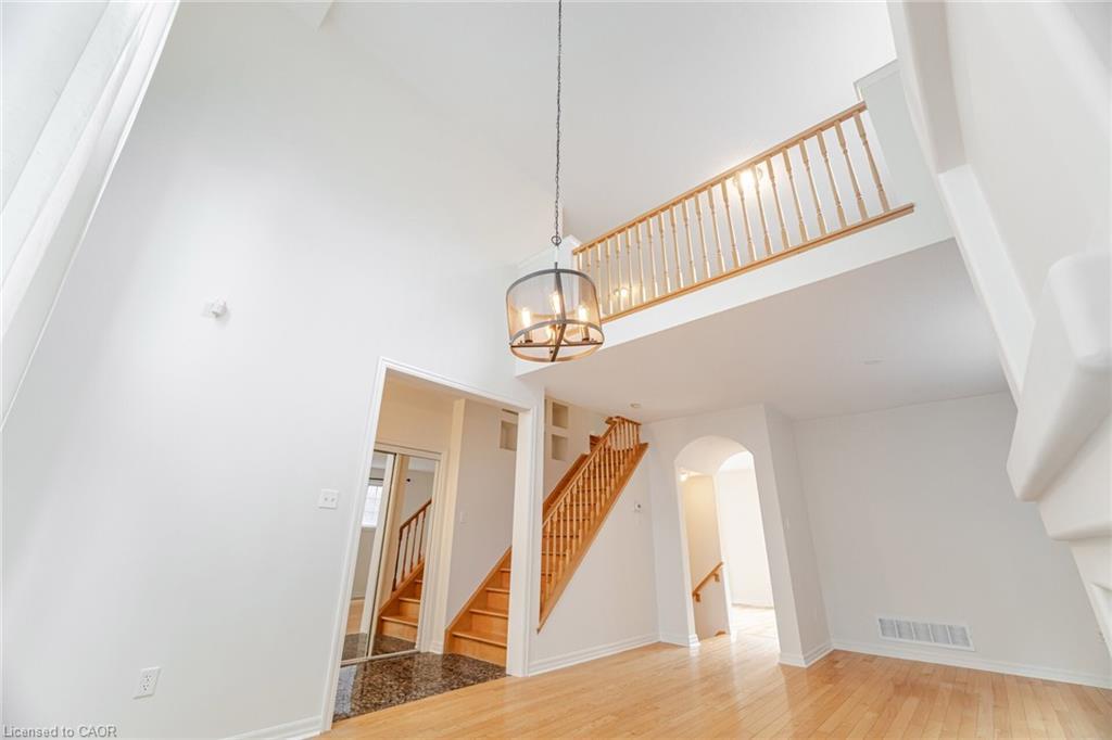 2499 Scotch Pine Drive, Oakville, ON - Indoor Photo Showing Other Room