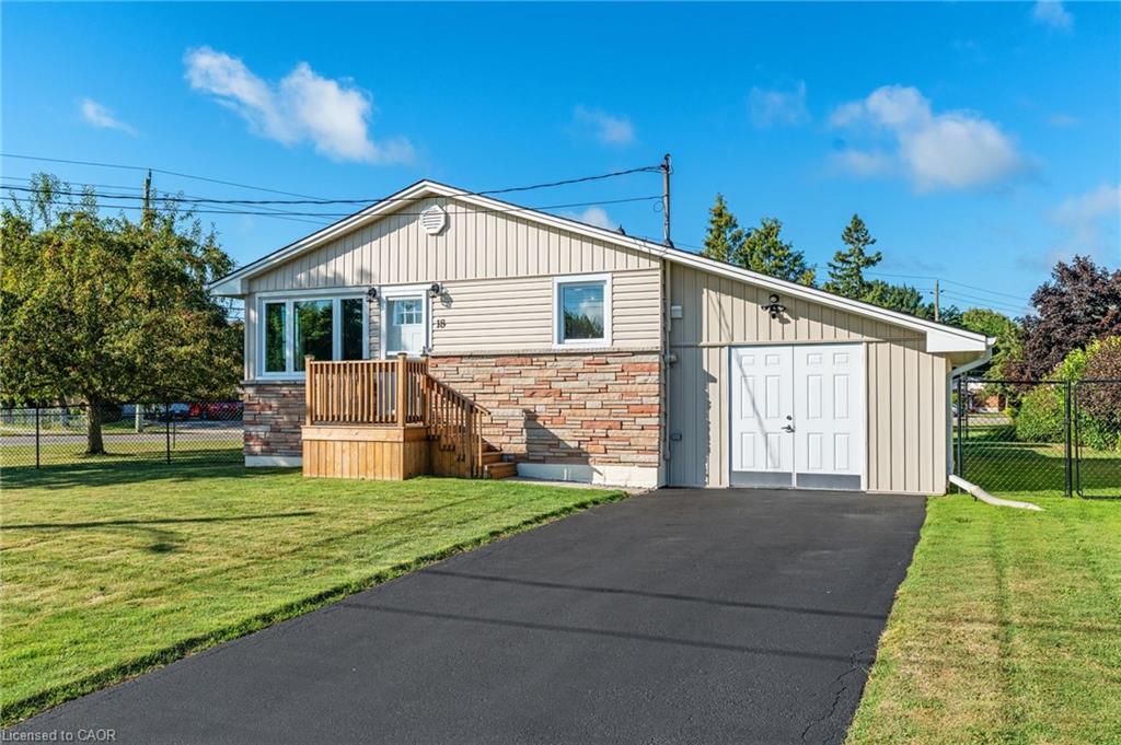 18 Laidlaw Street, Hagersville, ON - Outdoor