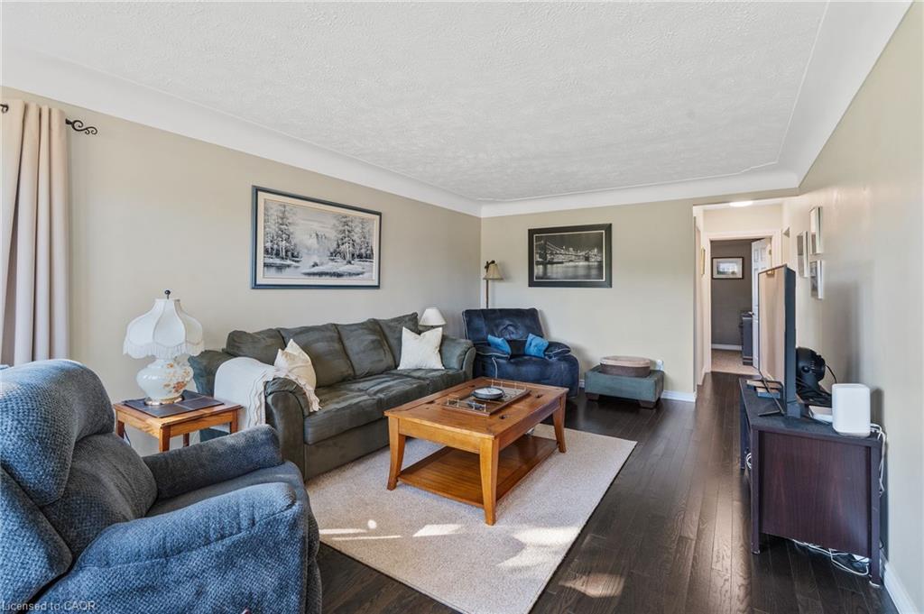 18 Laidlaw Street, Hagersville, ON - Indoor Photo Showing Living Room