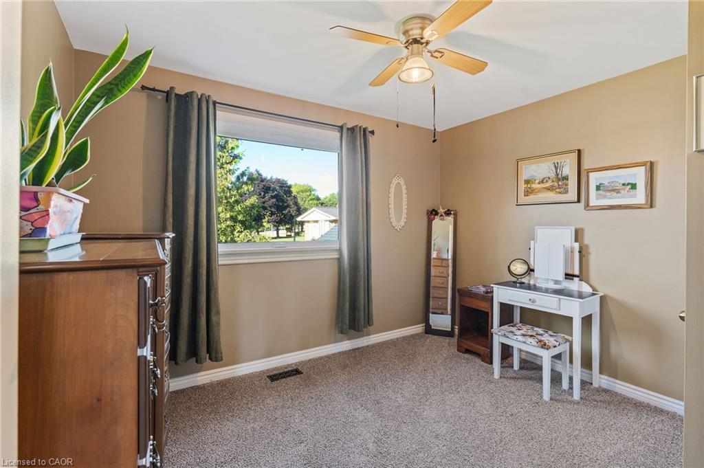 18 Laidlaw Street, Hagersville, ON - Indoor