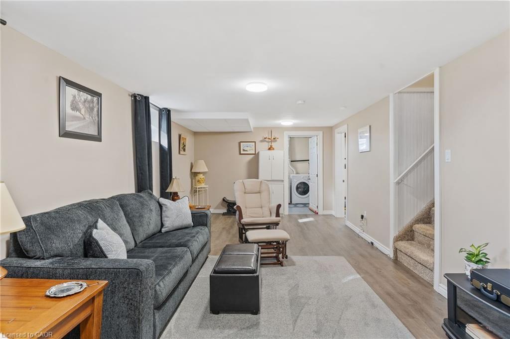 18 Laidlaw Street, Hagersville, ON - Indoor Photo Showing Living Room