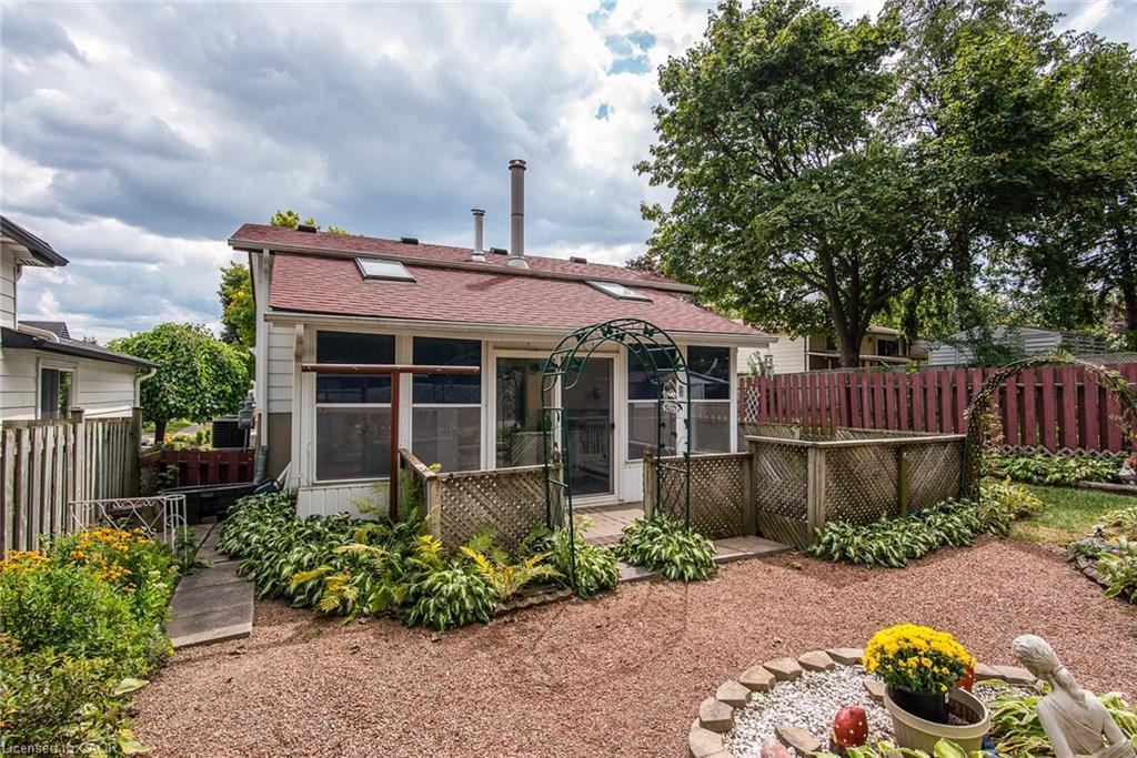 153 Pinedale Drive, Kitchener, ON - Outdoor
