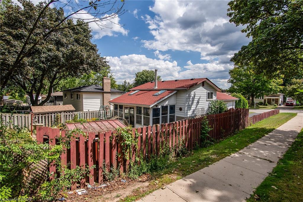 153 Pinedale Drive, Kitchener, ON - Outdoor