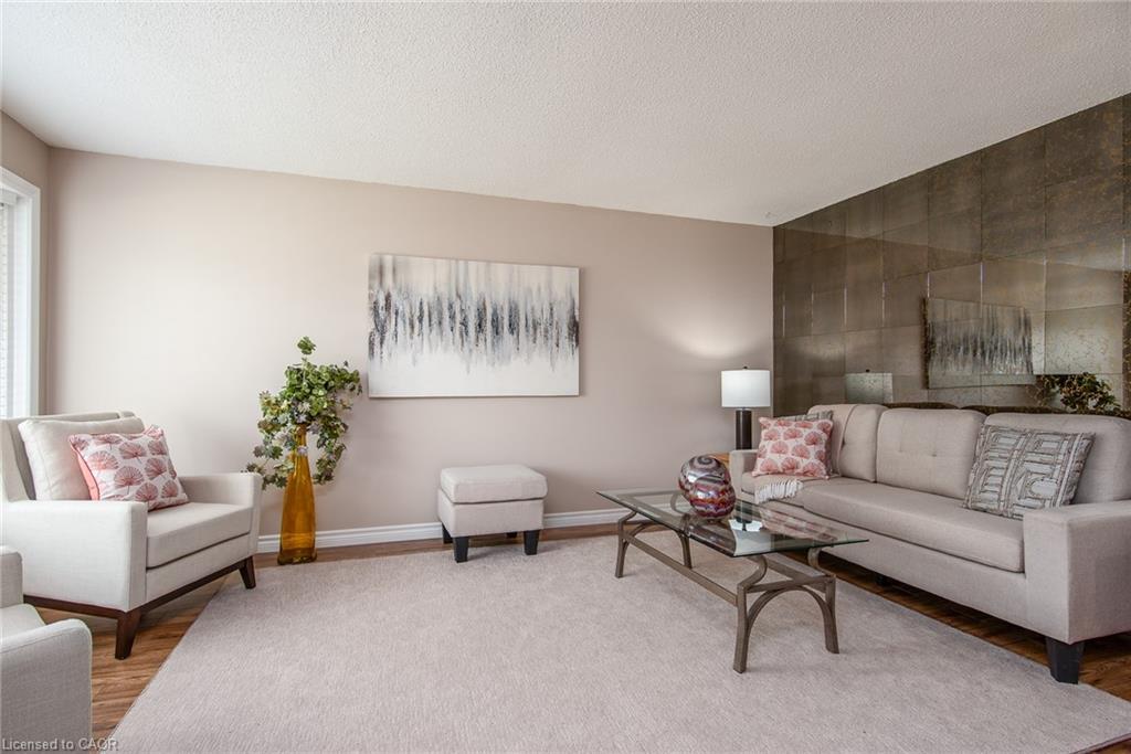 153 Pinedale Drive, Kitchener, ON - Indoor Photo Showing Living Room
