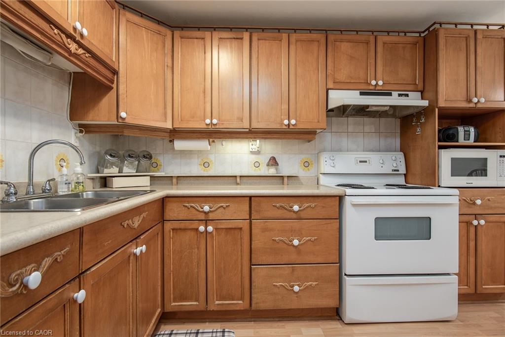 153 Pinedale Drive, Kitchener, ON - Indoor Photo Showing Kitchen With Double Sink