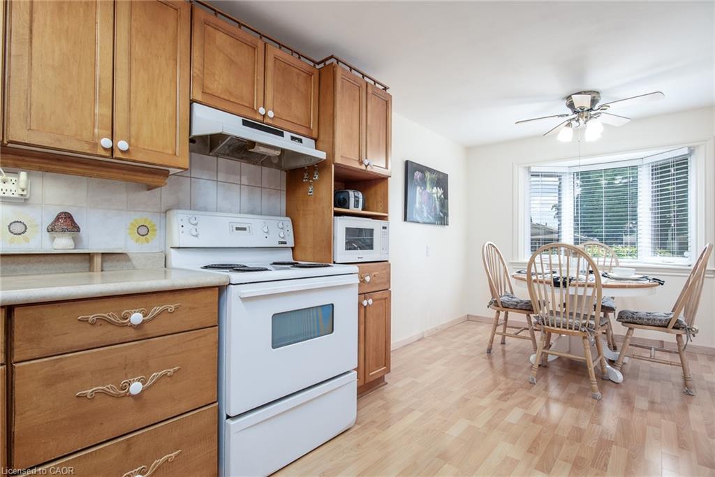 153 Pinedale Drive, Kitchener, ON - Indoor Photo Showing Kitchen