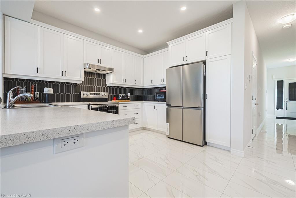 21 Zoe Lane, Binbrook, ON - Indoor Photo Showing Kitchen With Stainless Steel Kitchen