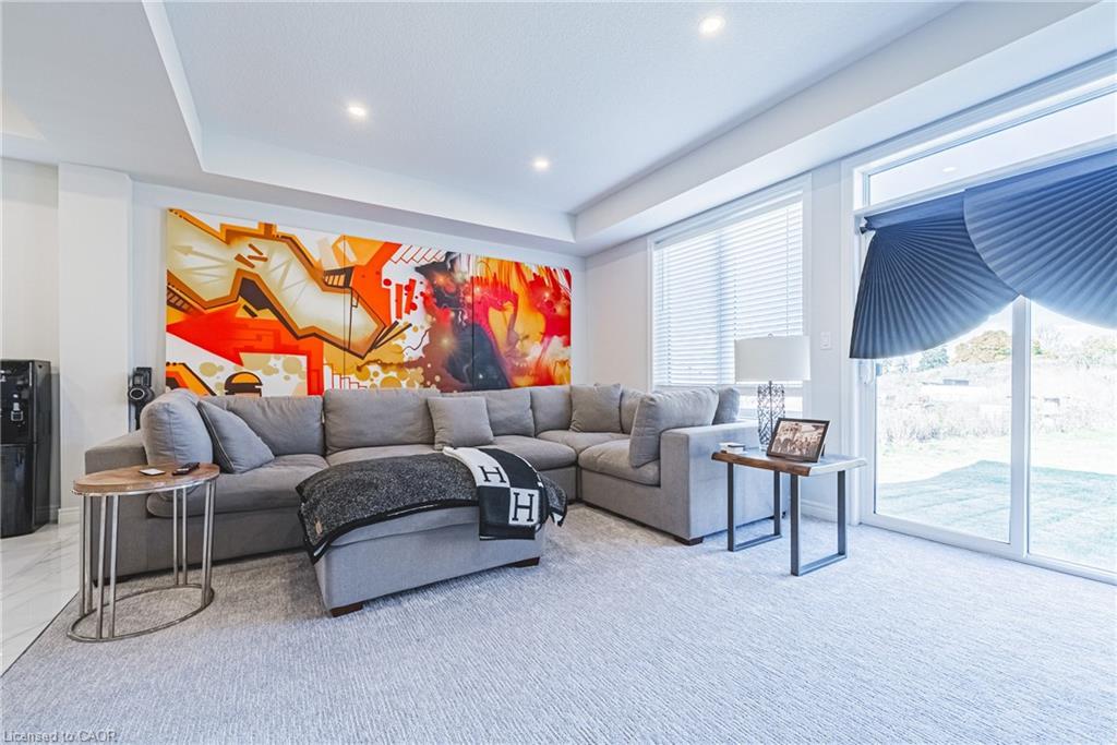 21 Zoe Lane, Binbrook, ON - Indoor Photo Showing Other Room