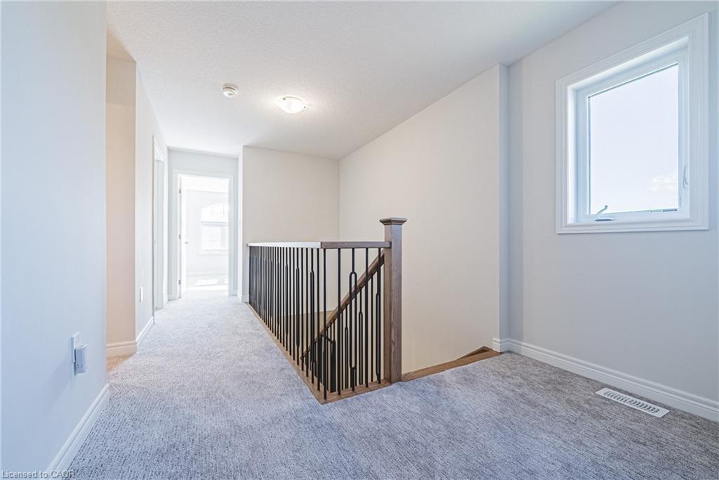 21 Zoe Lane, Binbrook, ON - Indoor Photo Showing Other Room