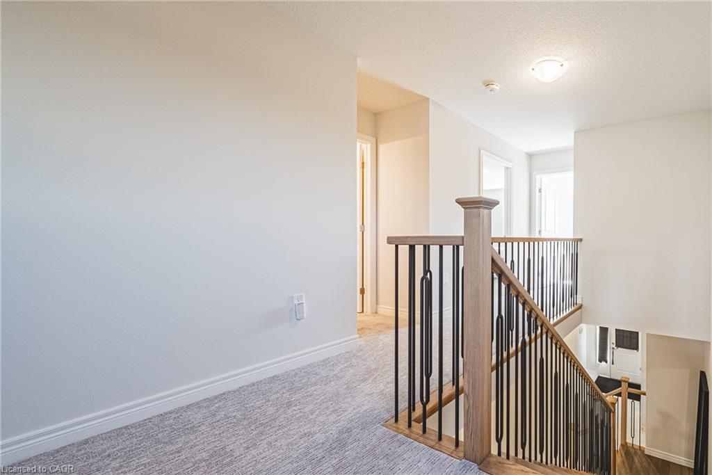 21 Zoe Lane, Binbrook, ON - Indoor Photo Showing Other Room