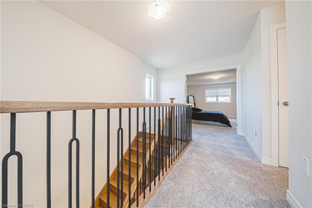 21 Zoe Lane, Binbrook, ON - Indoor Photo Showing Other Room