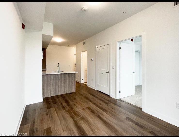 210-312 Erb Street W, Waterloo, ON - Indoor Photo Showing Other Room