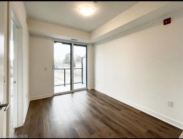 210-312 Erb Street W, Waterloo, ON - Indoor Photo Showing Other Room