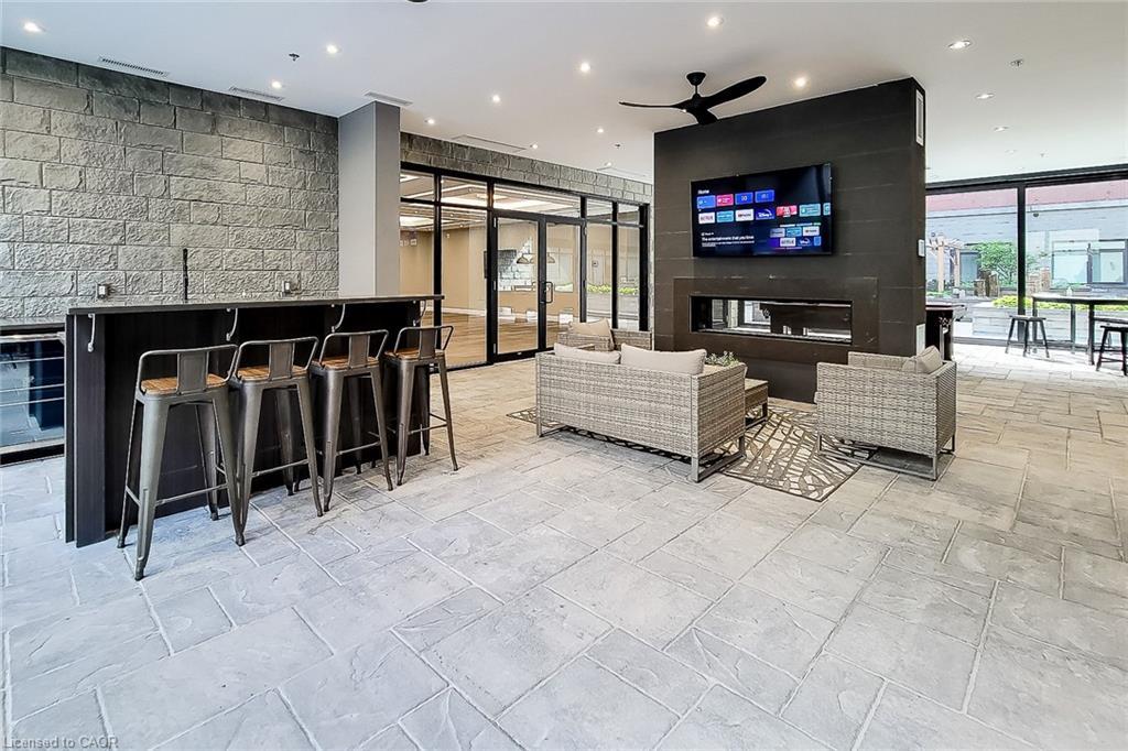 217-1 Redfern Avenue, Hamilton, ON - Indoor Photo Showing Other Room