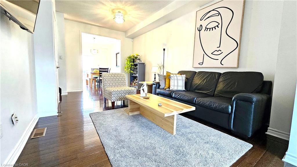 355 Hobbs Crescent, Milton, ON - Indoor Photo Showing Living Room