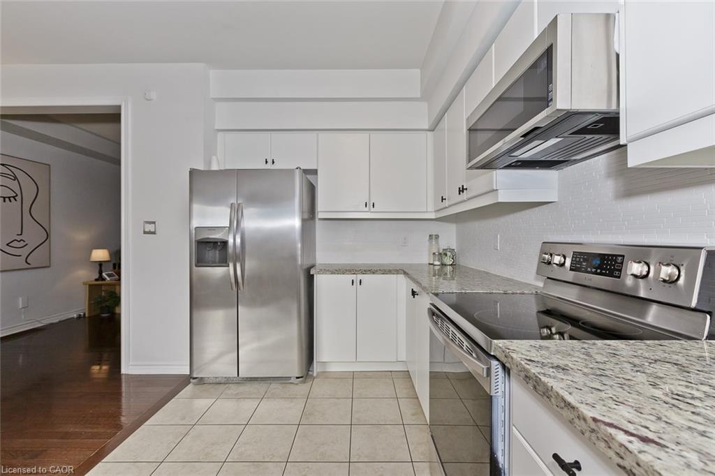 355 Hobbs Crescent, Milton, ON - Indoor Photo Showing Kitchen