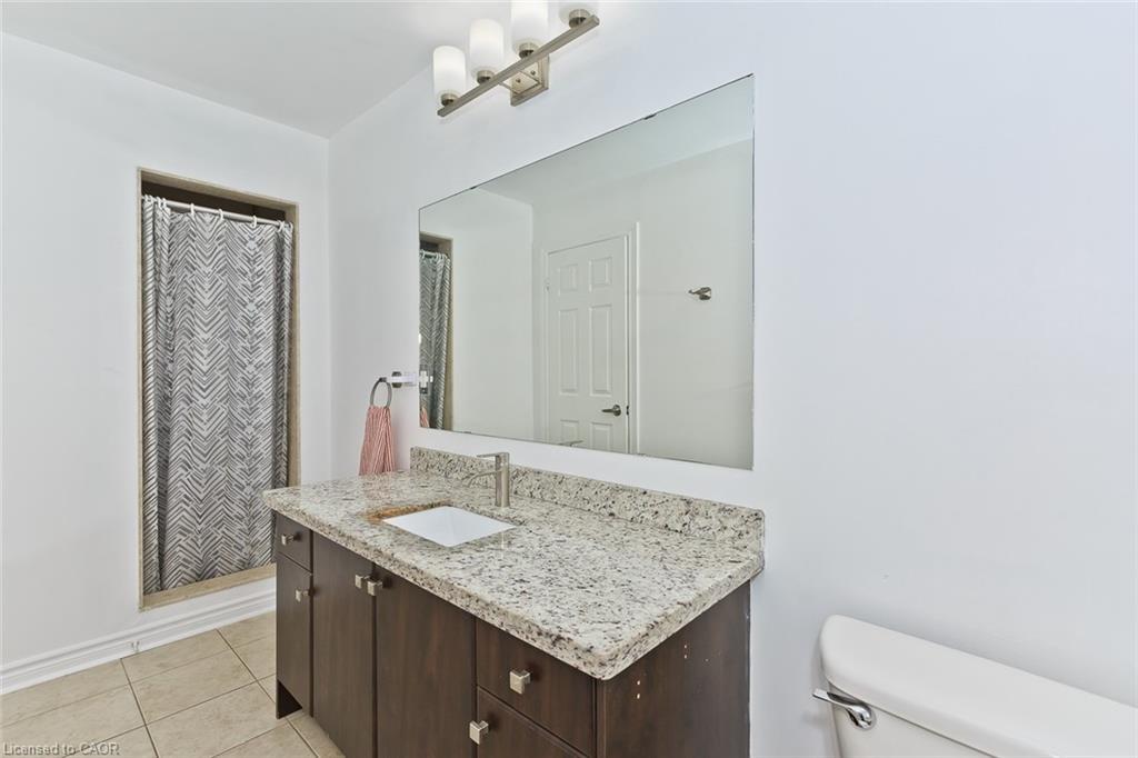 355 Hobbs Crescent, Milton, ON - Indoor Photo Showing Bathroom