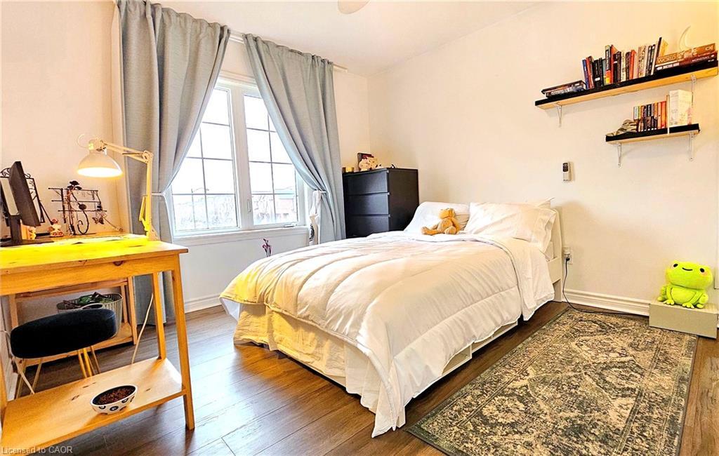 355 Hobbs Crescent, Milton, ON - Indoor Photo Showing Bedroom